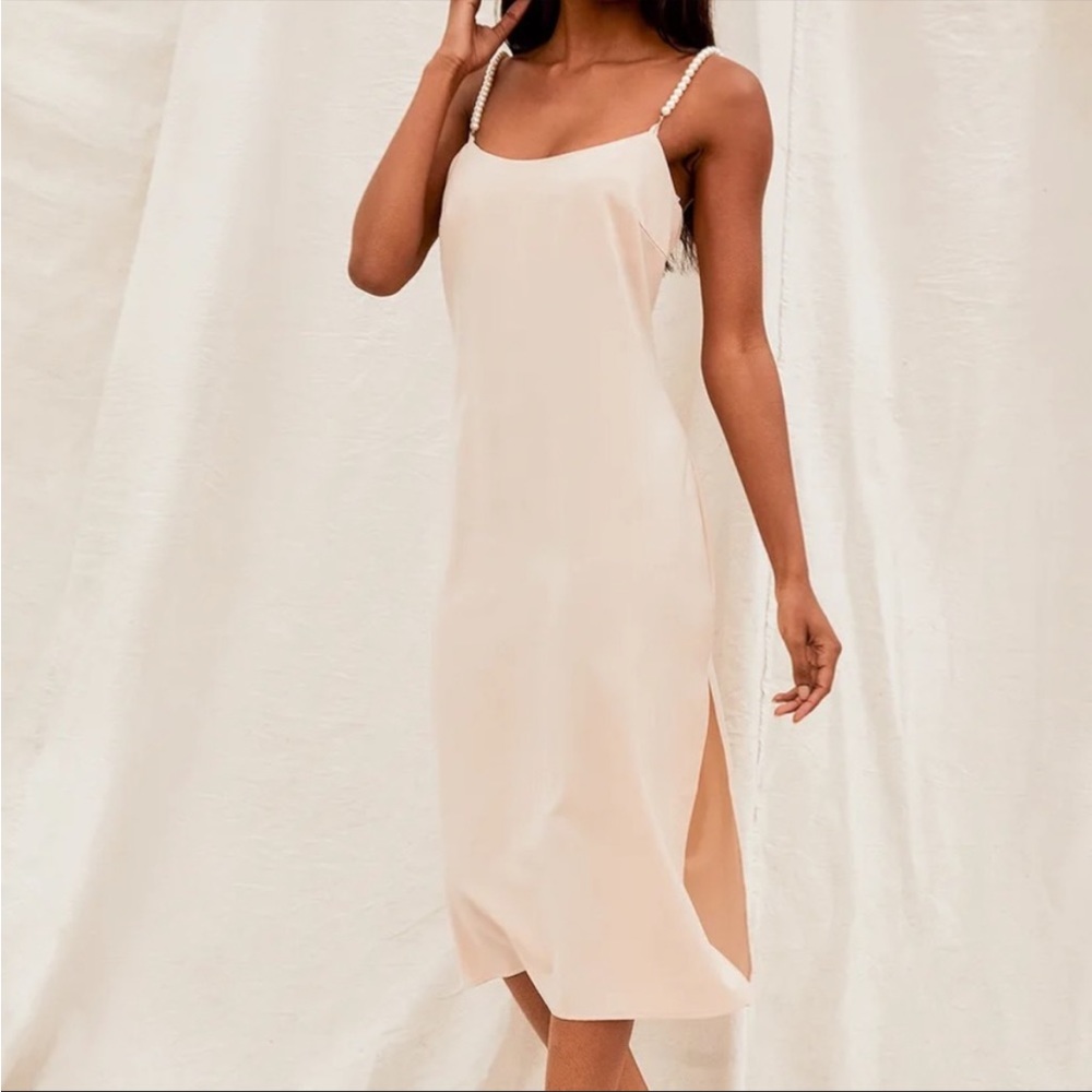 Lulu’s dress with gorgeous pearl straps!